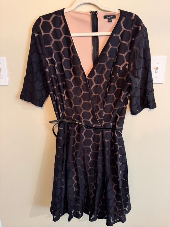AUW Dresses & Skirts - AUW Black Dress with Brown Hexagon Pattern